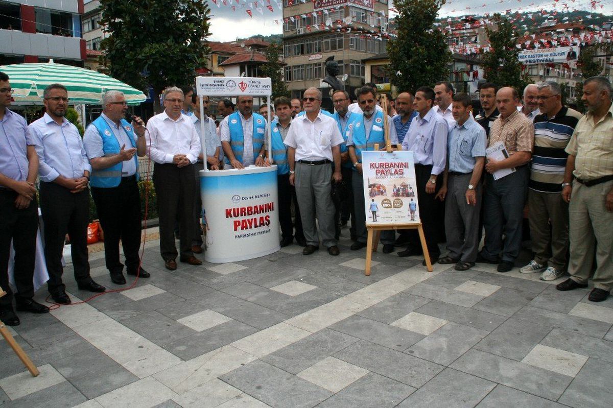 Devrek\'te kurban tanıtım standı açıldı