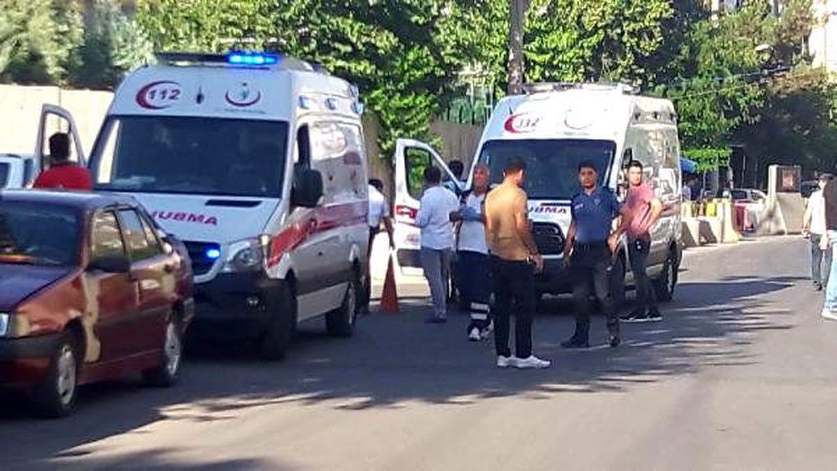 Diyarbakır\'da EYP\'li saldırı: 4 yaralı