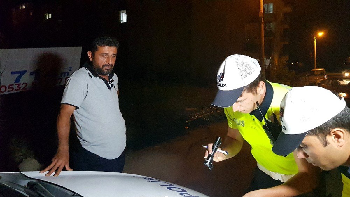 Ehliyetine el konulan alkollü sürücü: "Ben ne yapacağım 6 ay" diye sitem etti