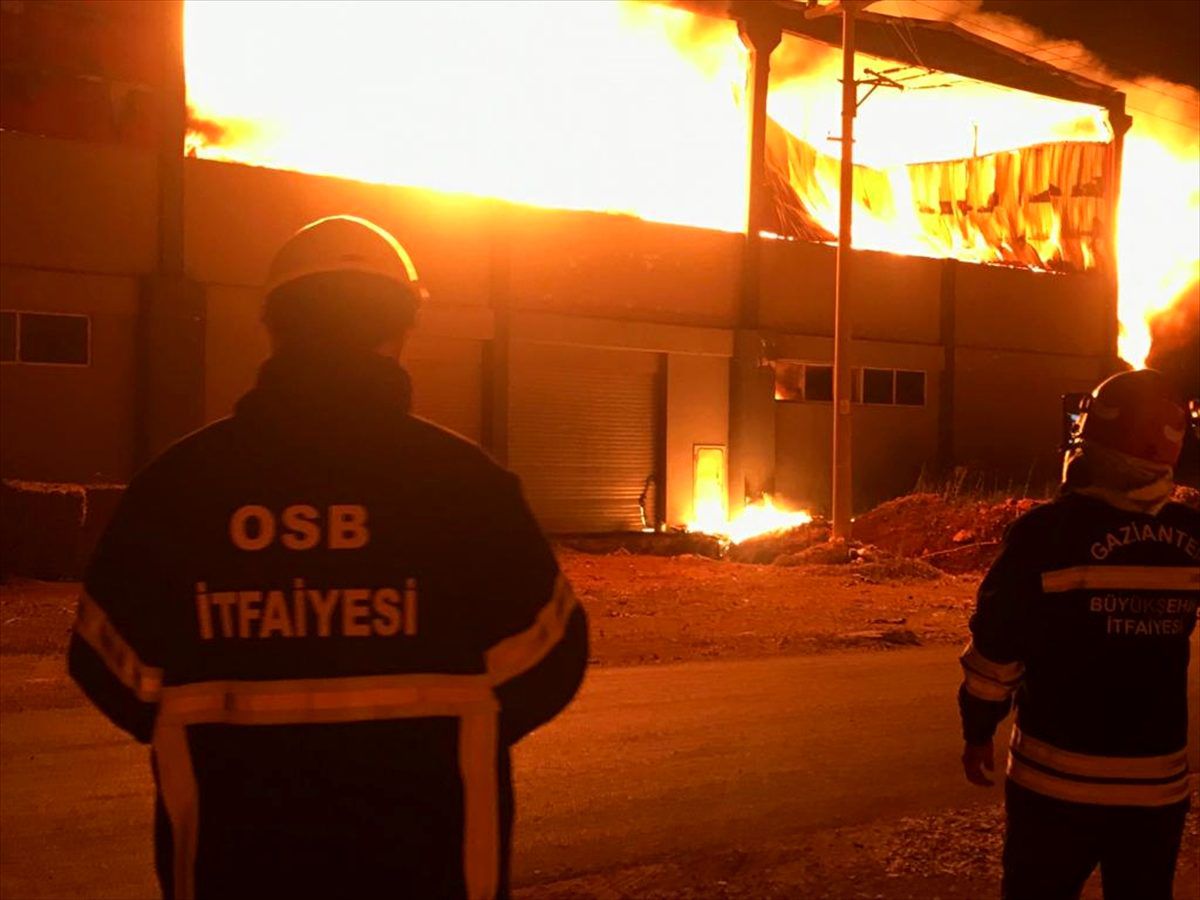 Gaziantep\'te fabrika yangını