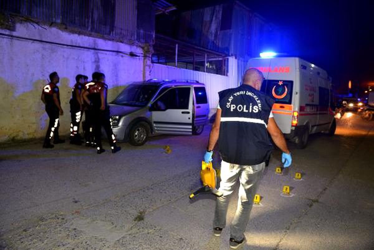 Hafif ticari aracında silahlı saldırıya uğrayan güvenlik görevlisi öldü