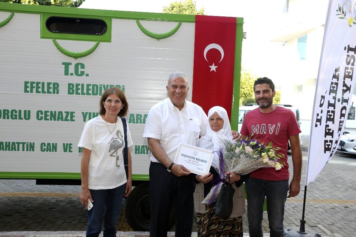 Hayırsever vatandaştan, Efeler Belediyesine araç bağışı