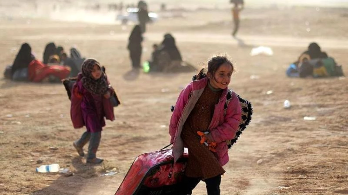 IŞİD üyelerinin çocukları çölün ortasındaki kamplarda yaşam mücadelesi veriyor