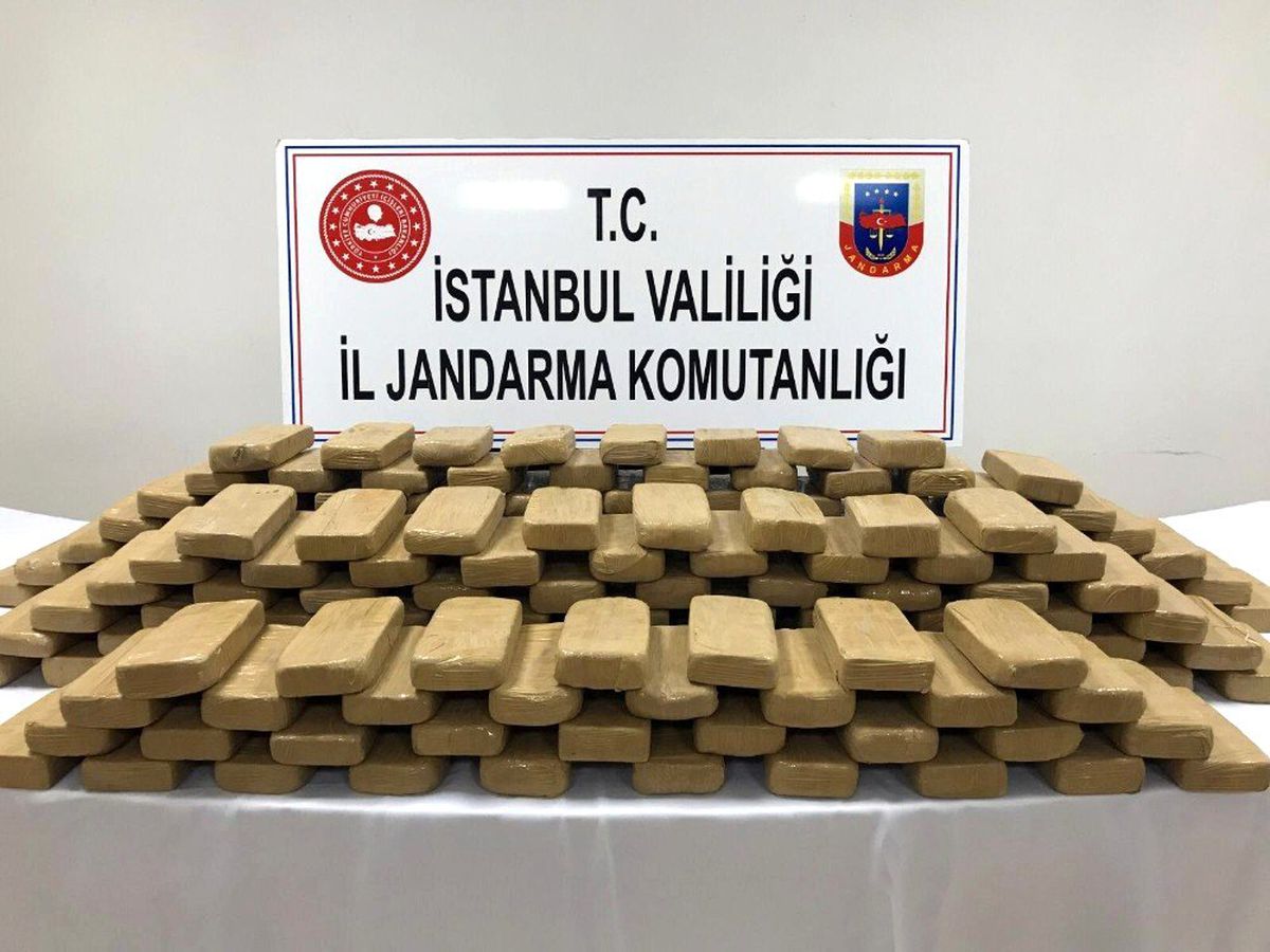 Jandarmanın uyuşturucu operasyonu kamerada