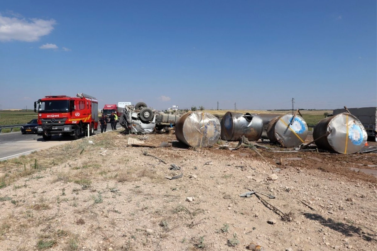Karaman\'da süt tankeri devrildi: 1 ölü