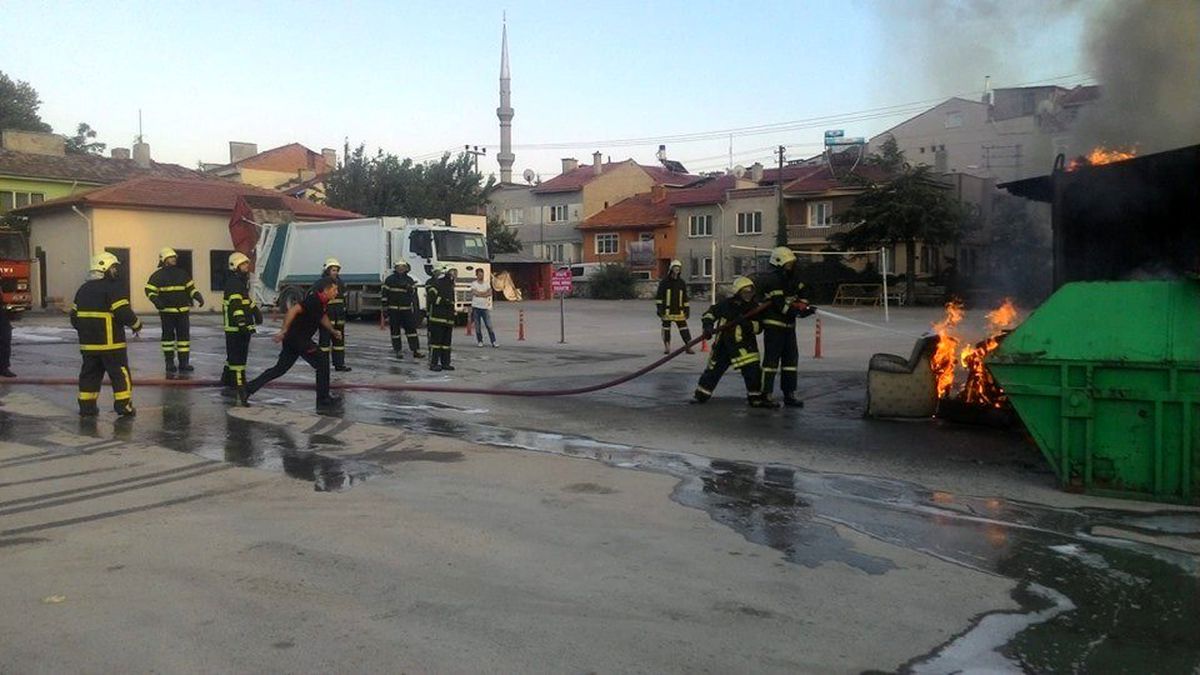 Kütahya Belediyesi, gönüllü itfaiyeciler yetiştiriyor
