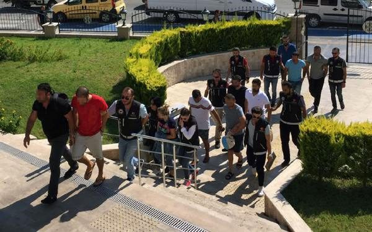 Marmaris merkezli sanal bahis çetesinin 30 şüphelisi adliyede