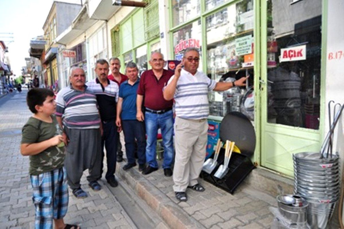 Mut\'ta 6 iş yeri kurşunlandı