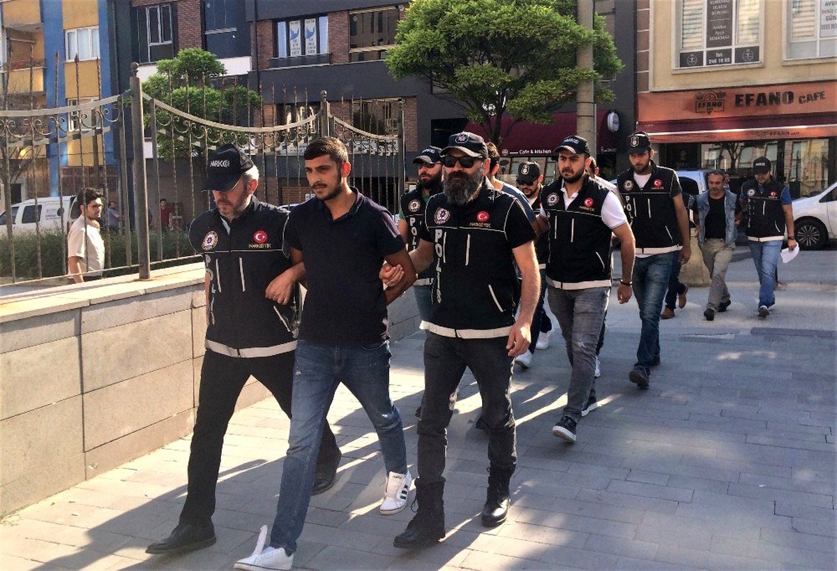 Narkotikten sokak satıcılarına geçit yok