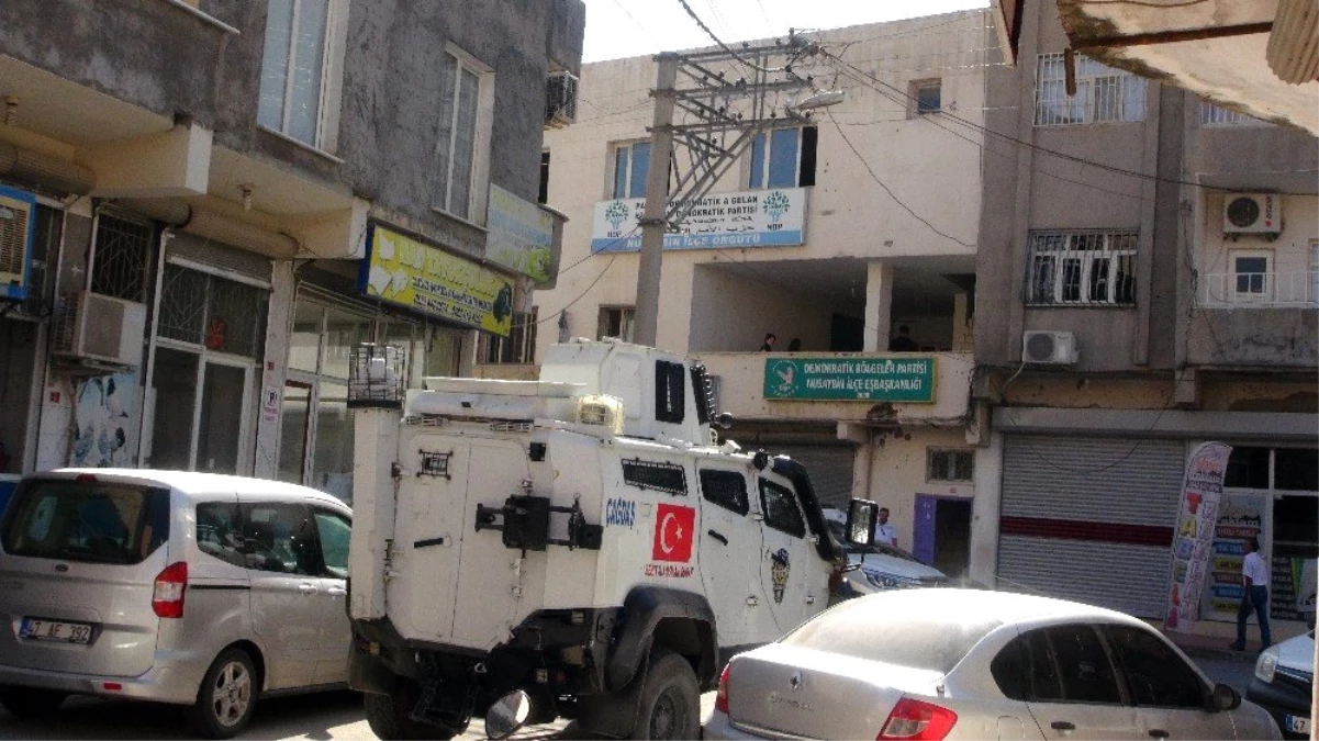 Nusaybin\'de HDP ve DBP binaları ile bazı belediye yöneticilerinin evinde arama yapıldı