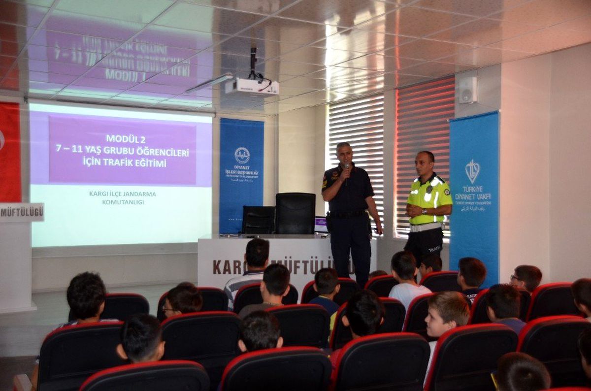 Polis ve Jandarma\'dan öğrencilere trafik eğitimi