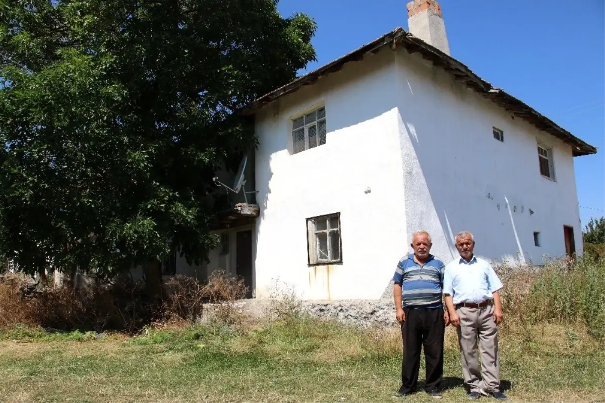 "Sarıoğlangil"lerin Boris Johnson\'a köylülerden davet