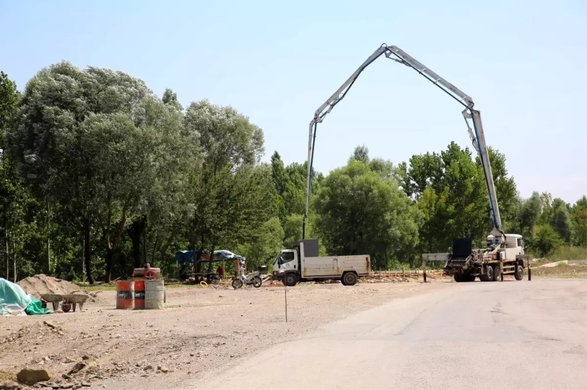 Spor alanları ve çocuk parkının çalışmalarına başlandı