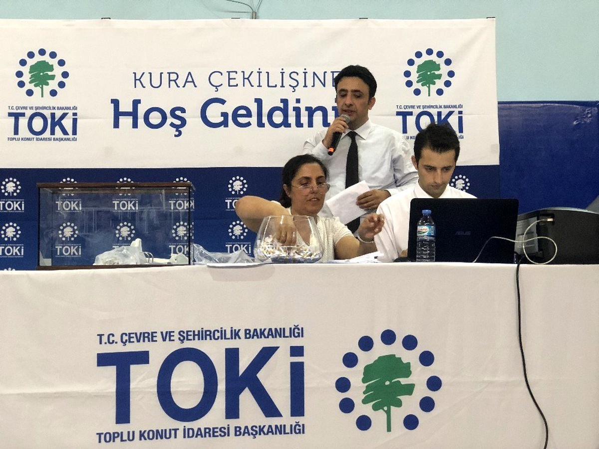 TOKİ Çorlu Konutlarının kura çekilişi gerçekleştirildi