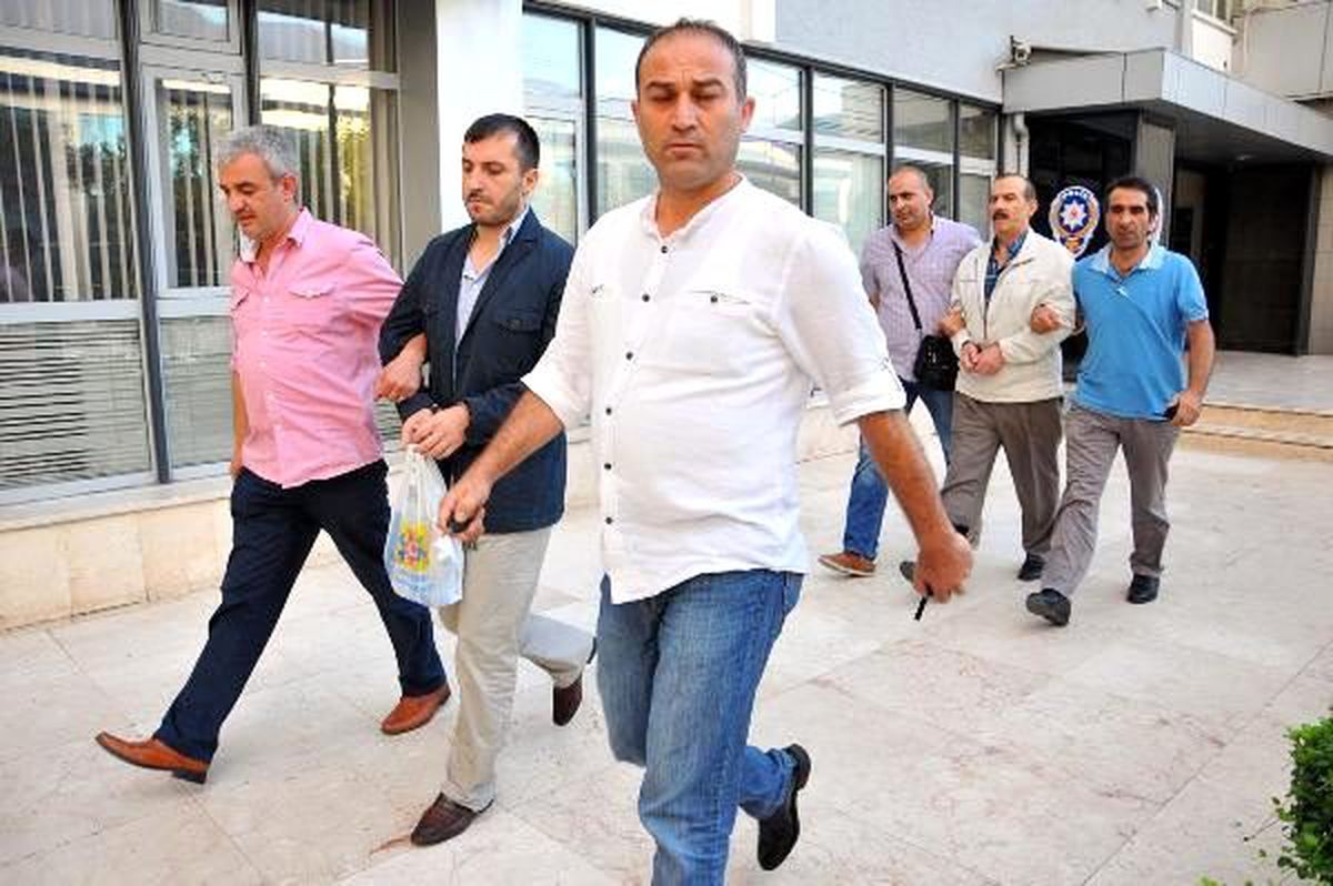Üç kardeşi öldüren baba ve oğlu yeniden yargılanacak
