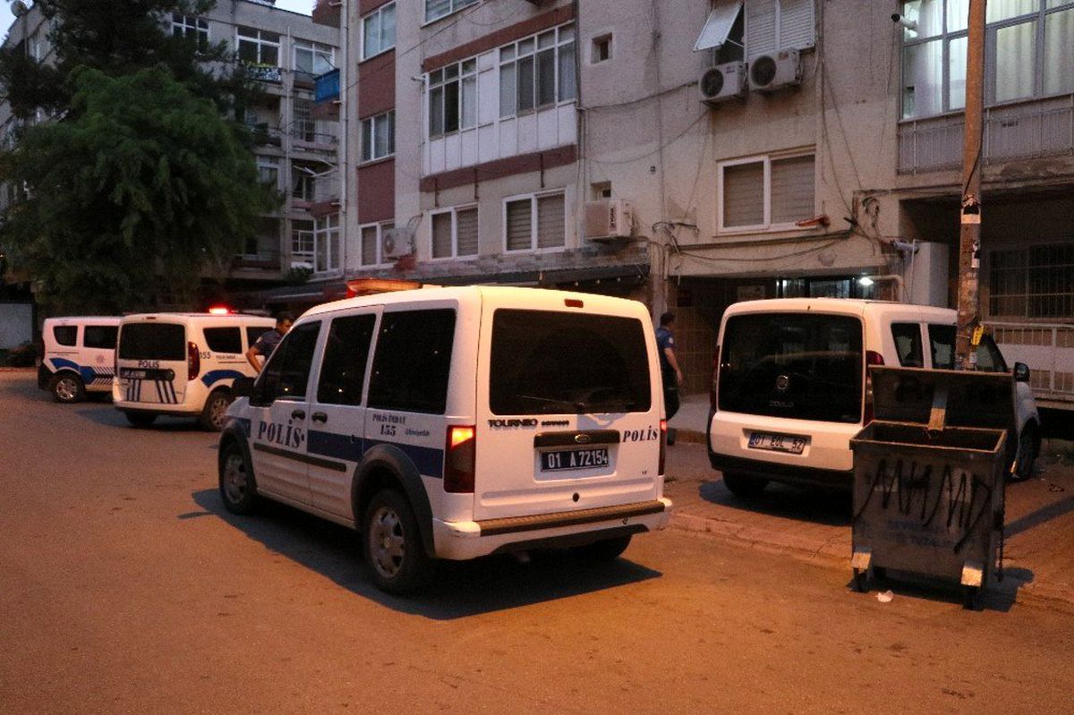 Adana\'da bir kişi annesini tabanca ile vurarak ağır yaraladı