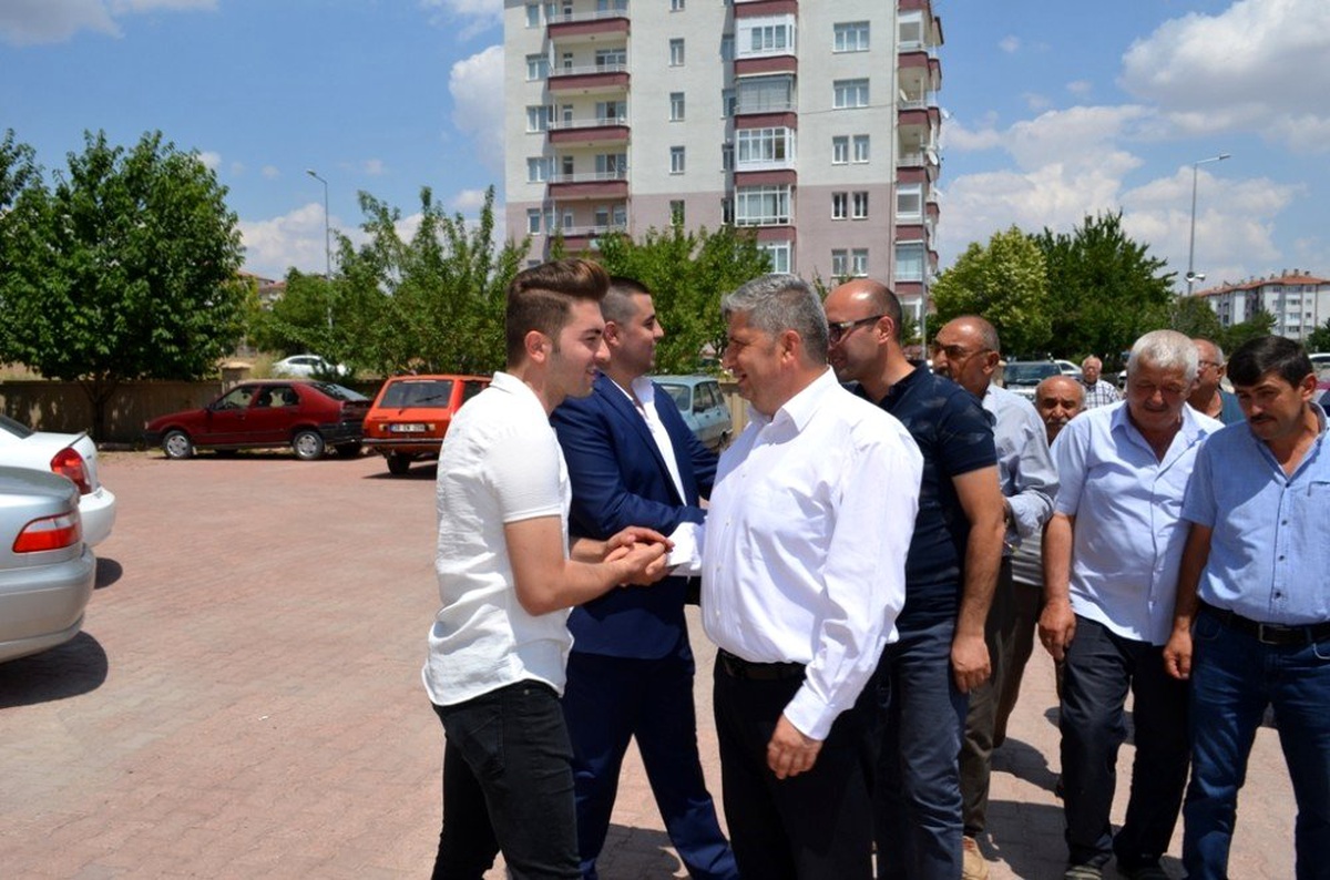 Başkan Altun, vatandaşları mutlu gününde yalnız bırakmıyor