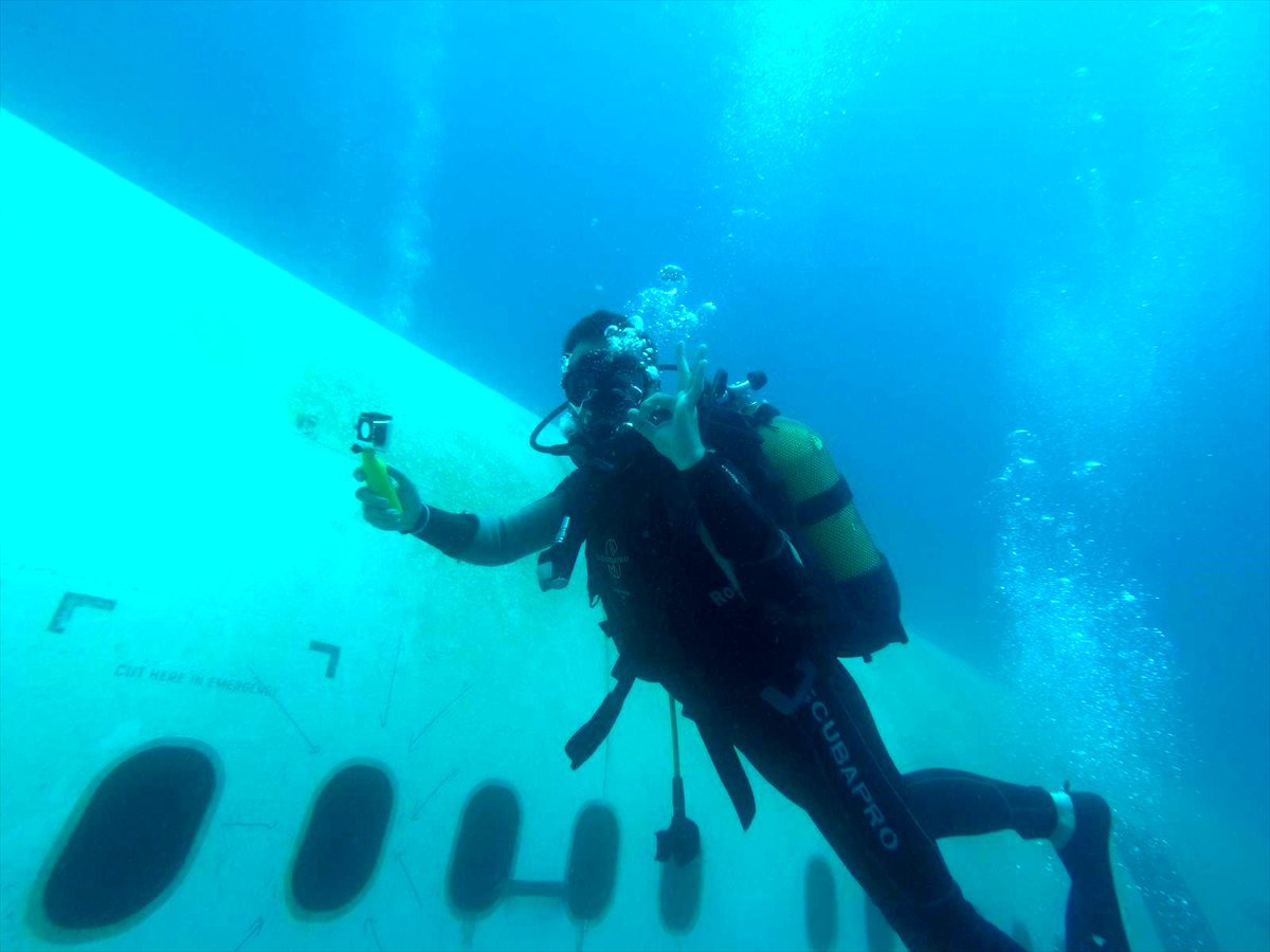 "Batık uçak" deniz altı turizmini canlandırdı