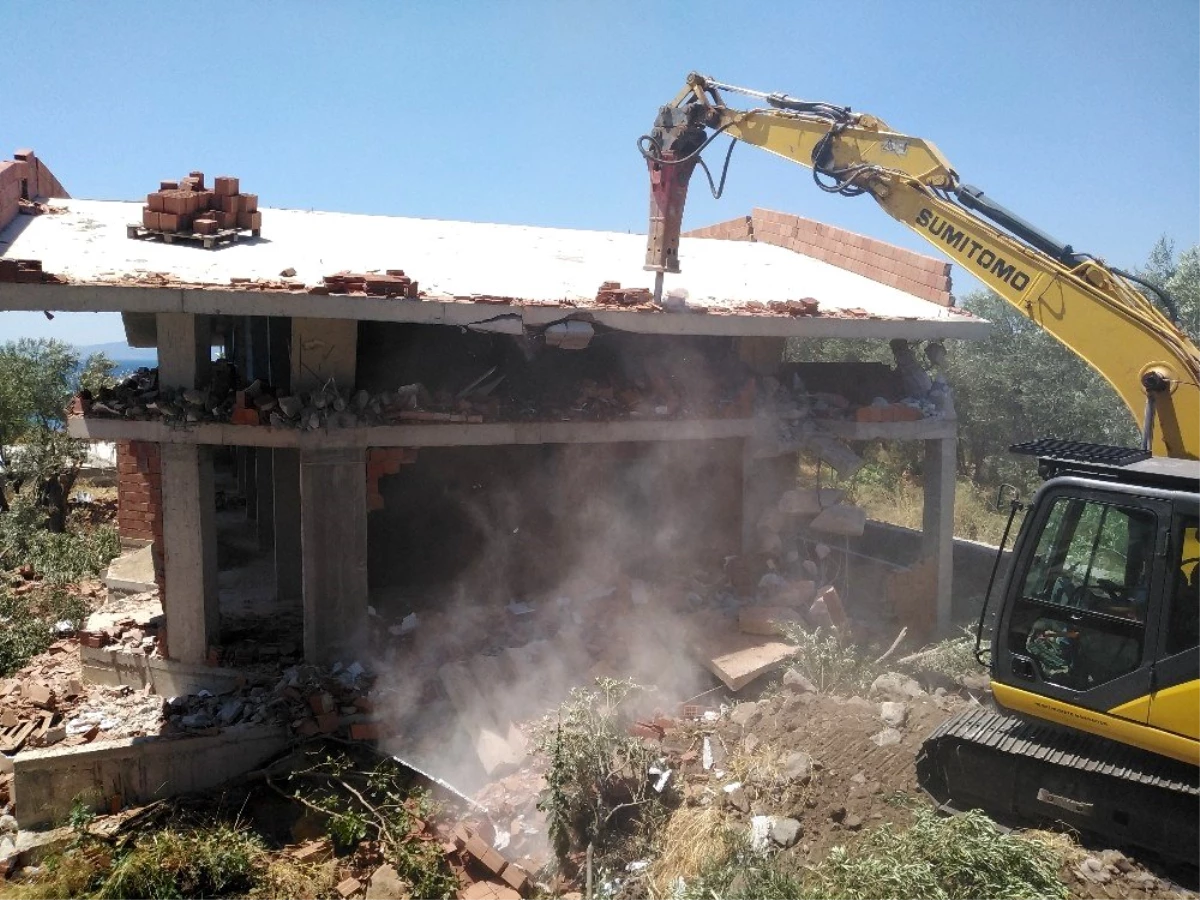 Çanakkale\'de kaçak yapıların yıkımına başlandı
