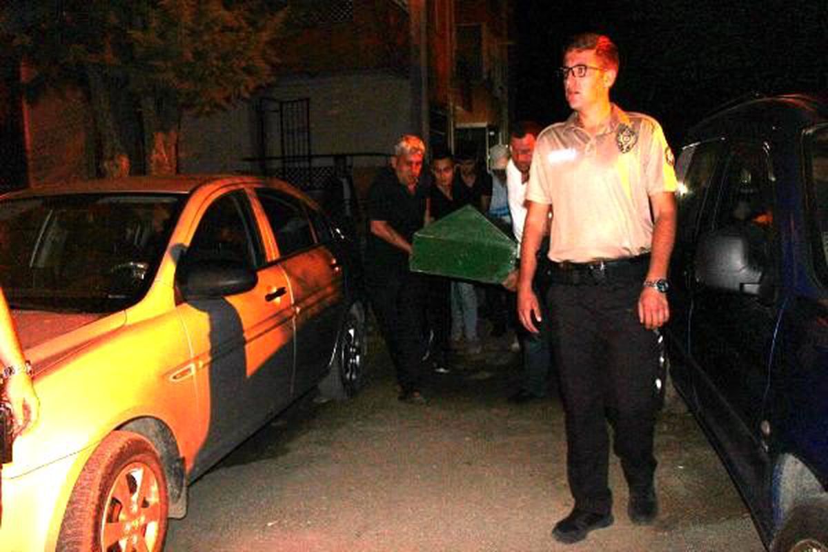 Cinnet getiren koca, eşini ve oğlunu öldürdü (2)
