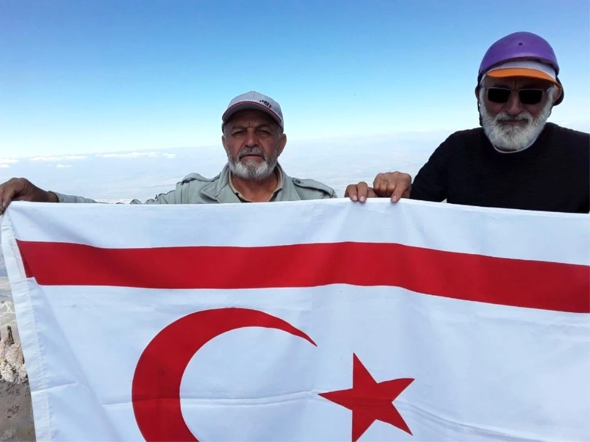 Dağcılar Kıbrıs Barış Harekatı Yıl Dönümünde Erciyes\'e Tırmandı