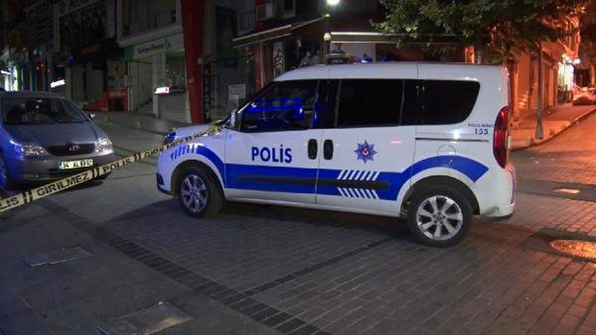 Fatih\'te Cezayir uyruklu bir kişi bıçaklanarak öldürüldü