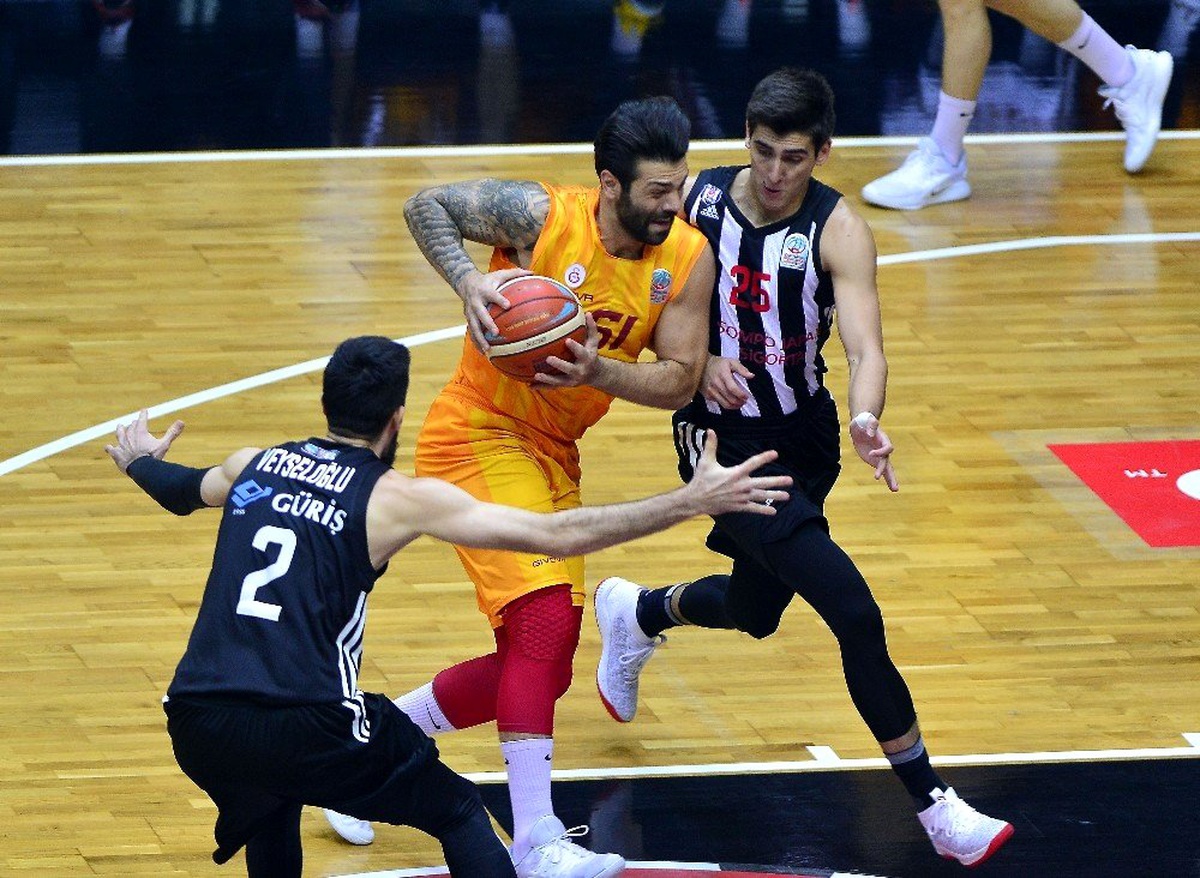 Galatasaray, Göksenin Köksal\'ın sözleşmesini 2 yıl uzattı