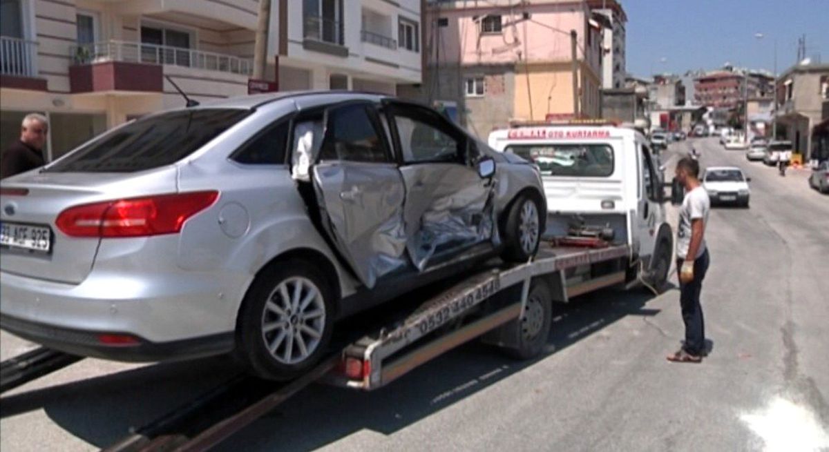 Hatay\'da maddi hasarlı trafik kazası