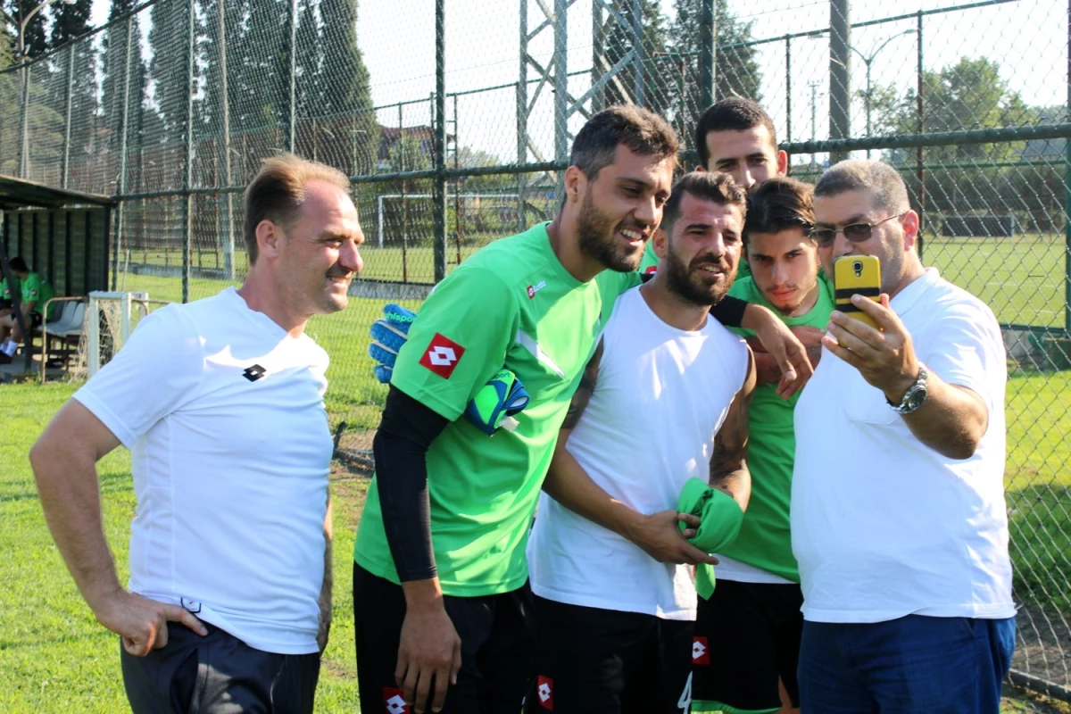 İki gurbetçi Sakaryaspor aşığının hayalleri gerçeğe döndü