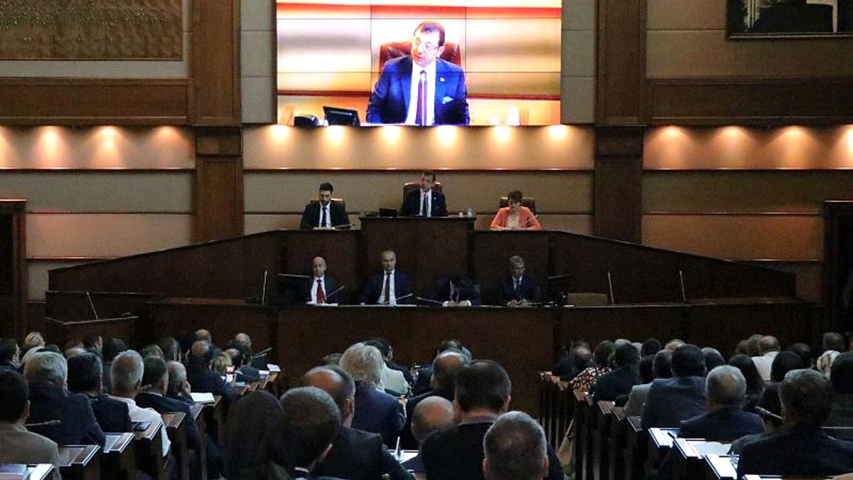 İmamoğlu\'ndan canlı Belediye Meclisi toplantısında bütçe tepkisi: Seçim masrafları İBB\'ye yük edildi
