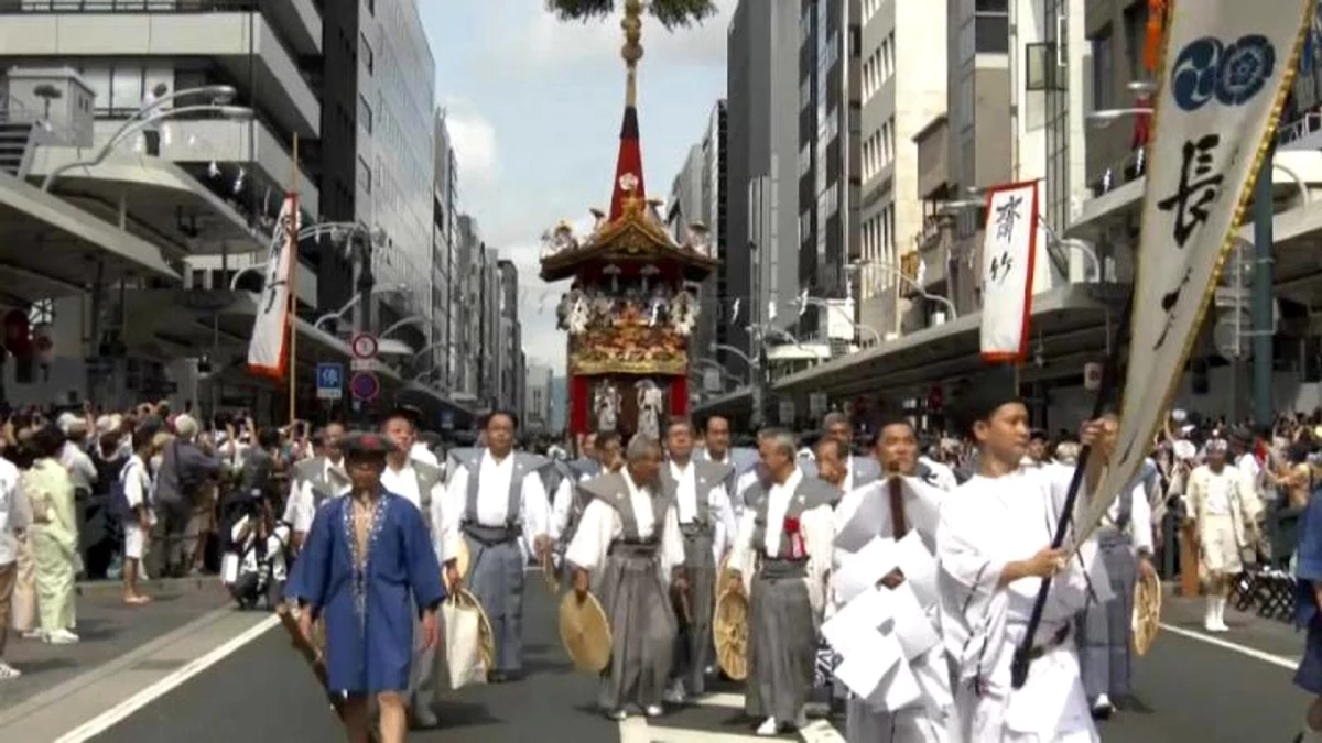 Japonya\'nın bin 200 yıldır devam eden geleneği Gion Festivali