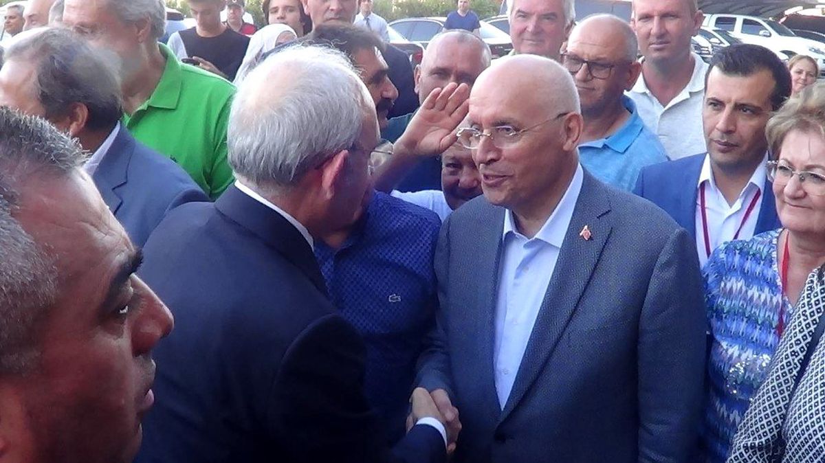 Kıçdaroğlu, CHP Çalıştayı\'nın yapılacağı otele giriş yaptı