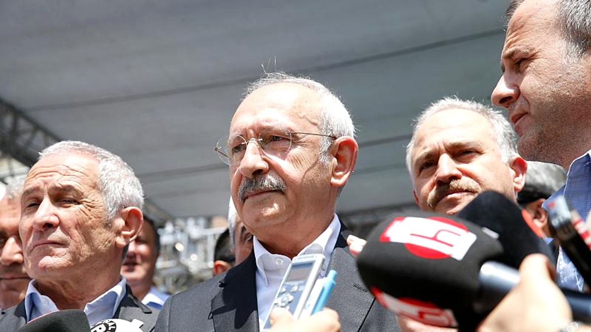 Kılıçdaroğlu: 251 şehidin kanının yerde kalmaması için FETÖ\'nün siyasi ayağının aydınlatılması lazım