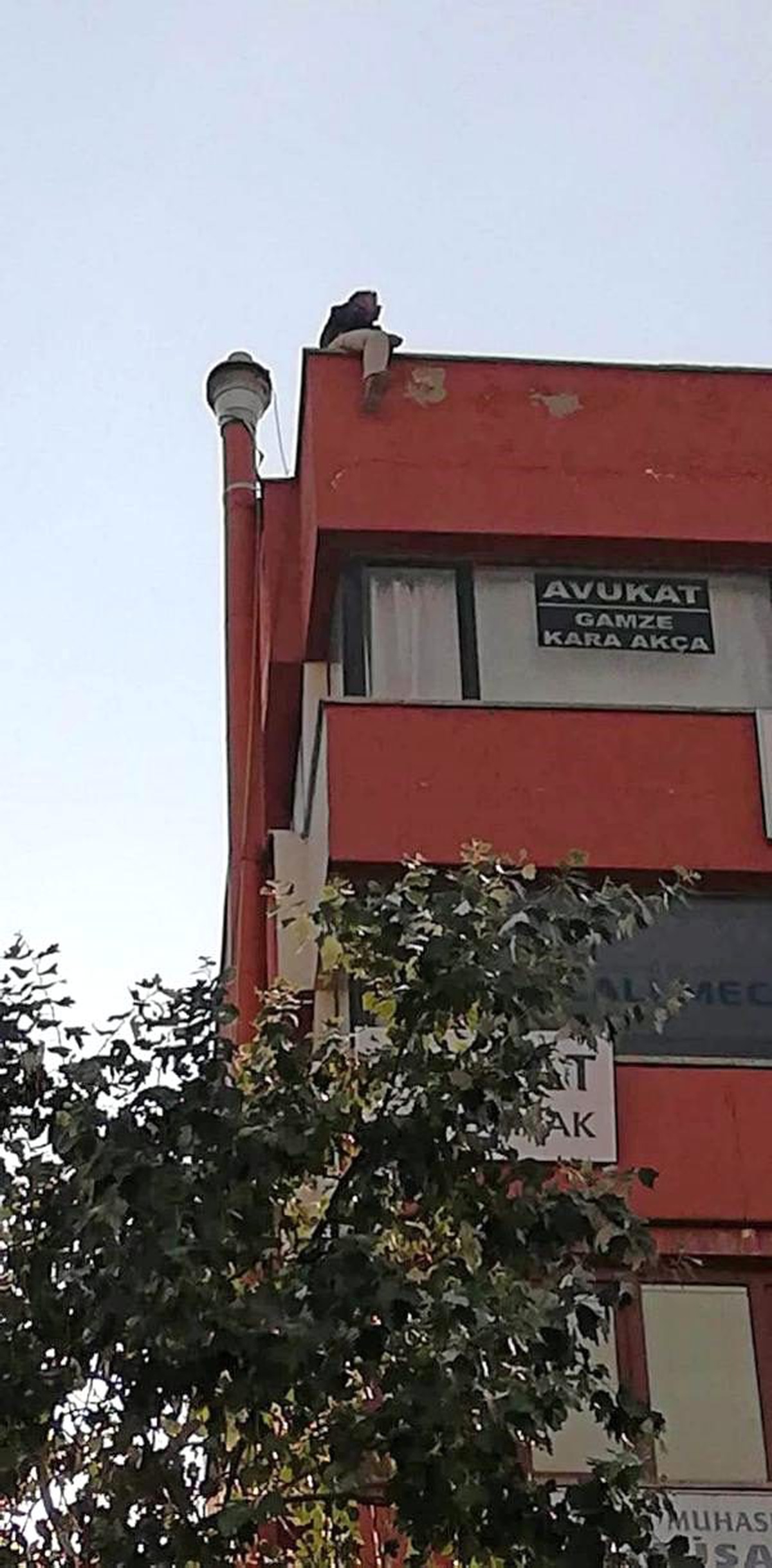 \'Lösemili kızım var\' yalanıyla intihara kalkıştı, dolandırıcı çıktı