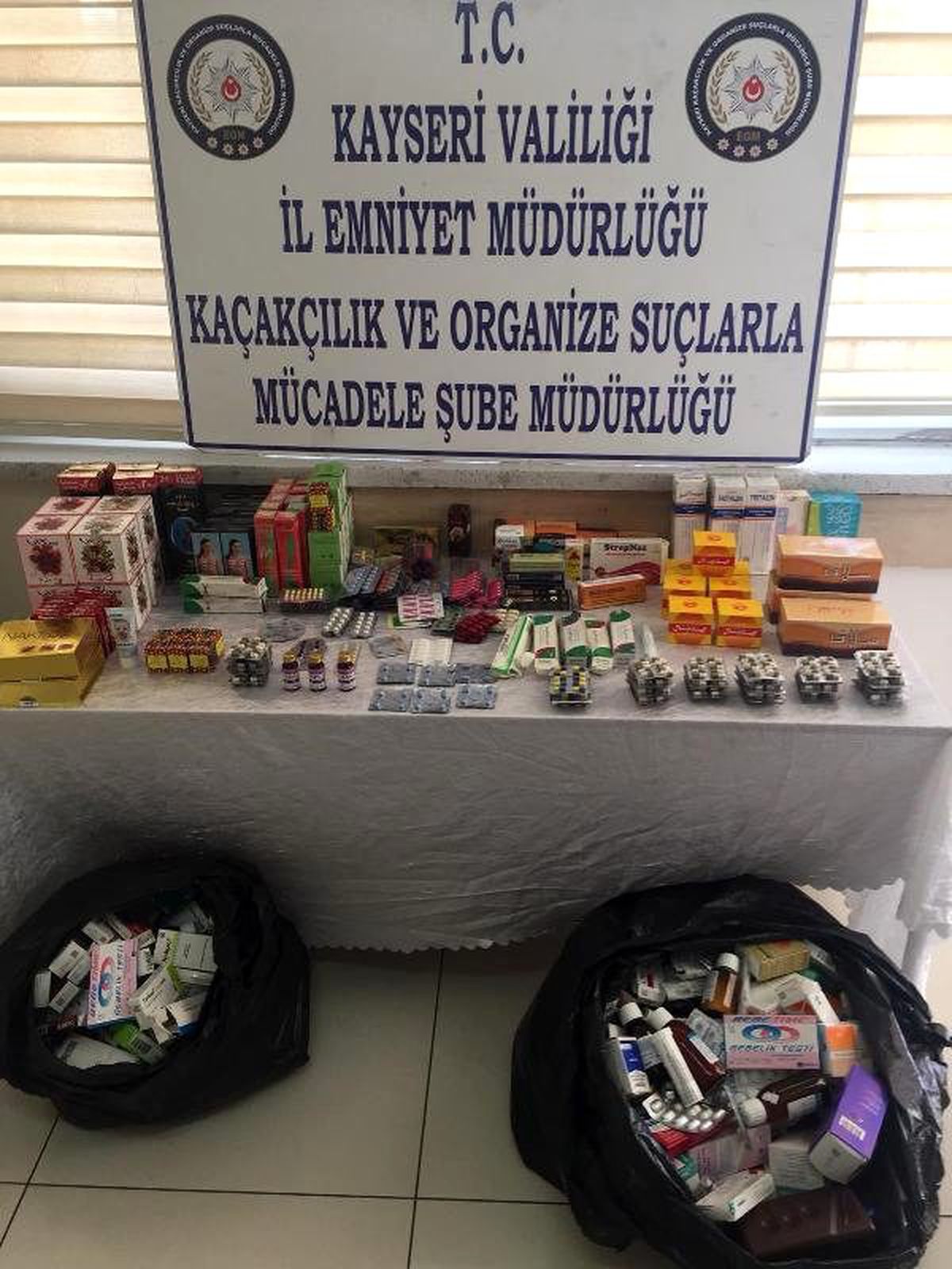 Mağazada cinsel içerikli hap satışına gözaltı