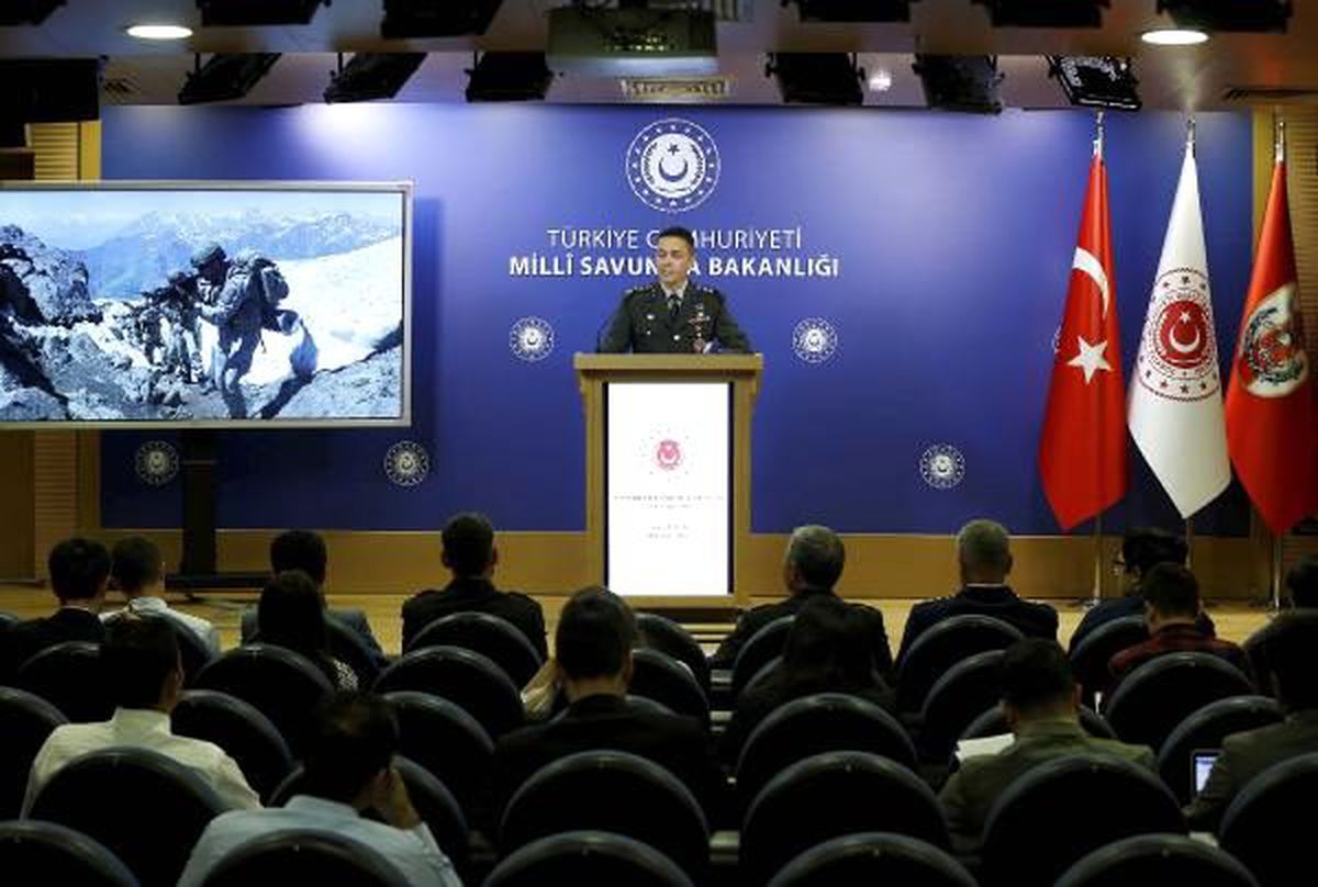 MSB: S-400\'lerin birinci grup sevkiyatı 30 sorti ile tamamlandı