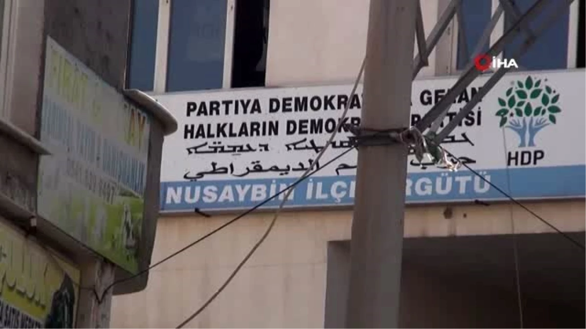 Nusaybin\'de HDP ve DBP binaları ile bazı belediye yöneticilerinin evinde arama yapıldı