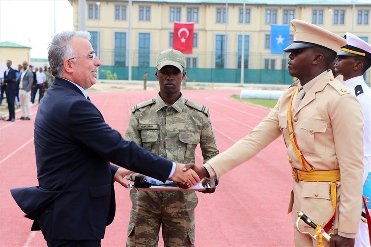 Somalili teğmen ve astsubaylar mezun oldu