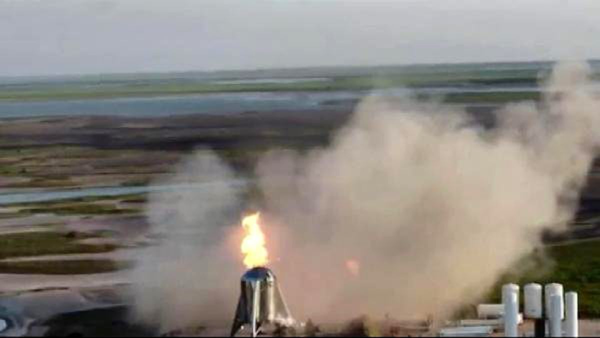 SpaceX\'in uzay aracı, kalkış öncesi alev aldı