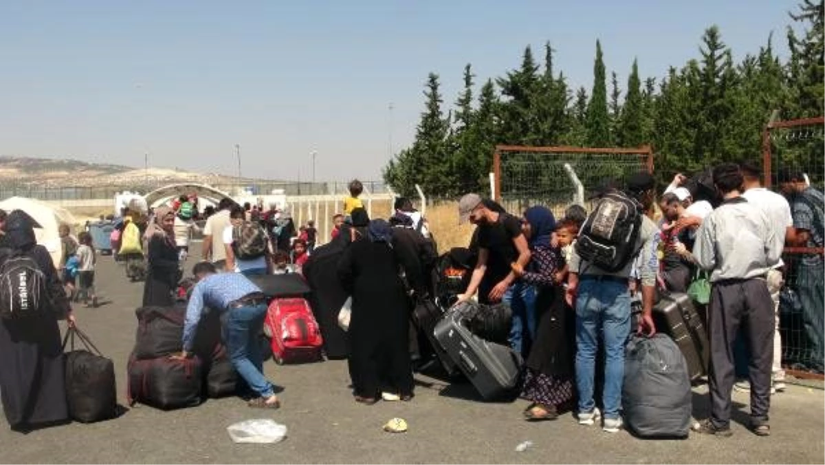 Suriyelilerin sınırda bayram yoğunluğu