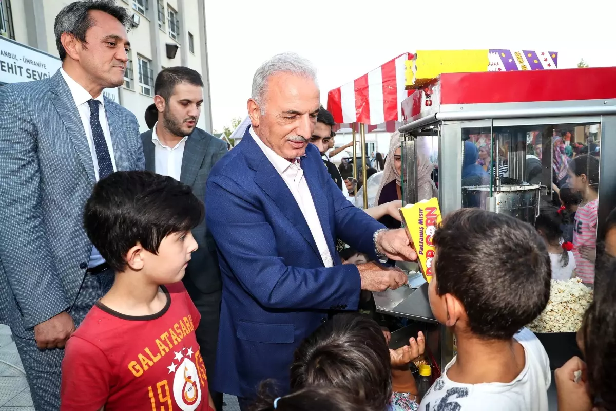 Tatile gidemeyen çocuklar mahalle şenliğinde eğlenmeye devam ediyor