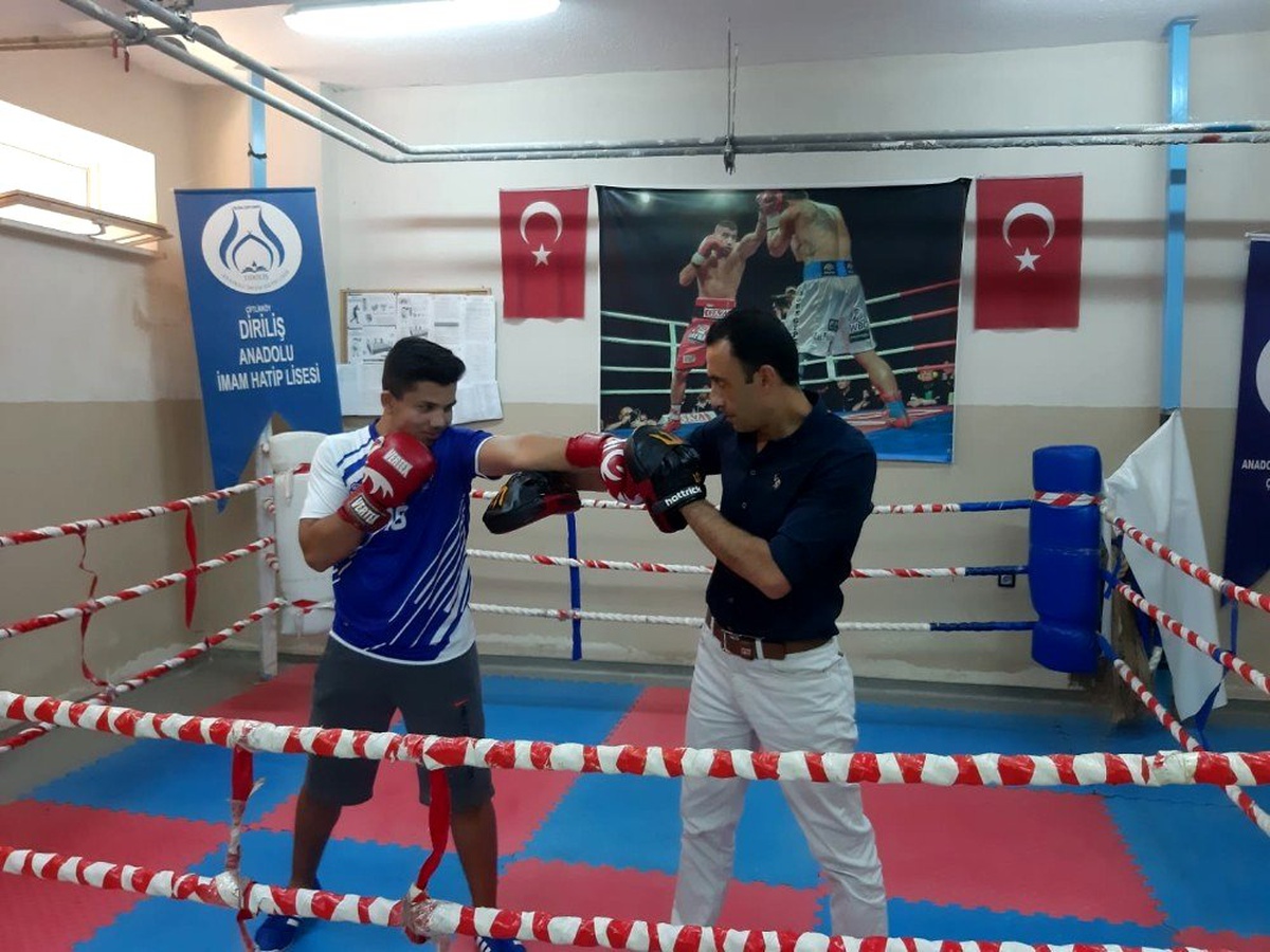Yalovalı boksör Türkiye şampiyonu oldu