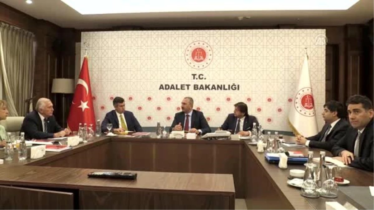 Adalet Bakanı Gül, TBB Başkanı Feyzioğlu ile bir araya geldi