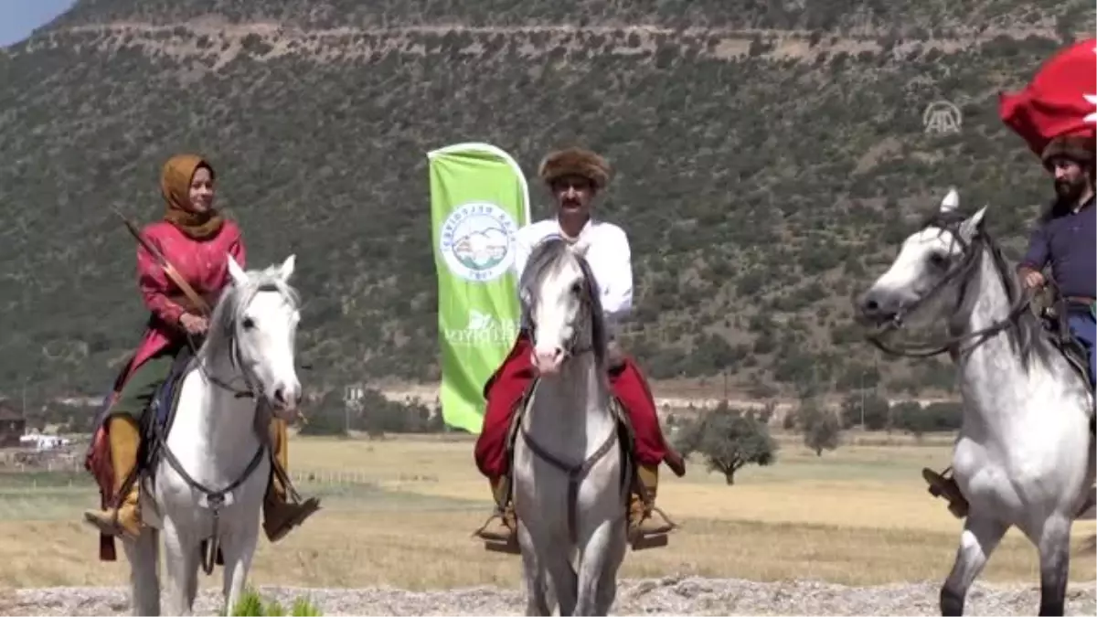 Ata yadigarı atlı okçuluğun kadın temsilcileri