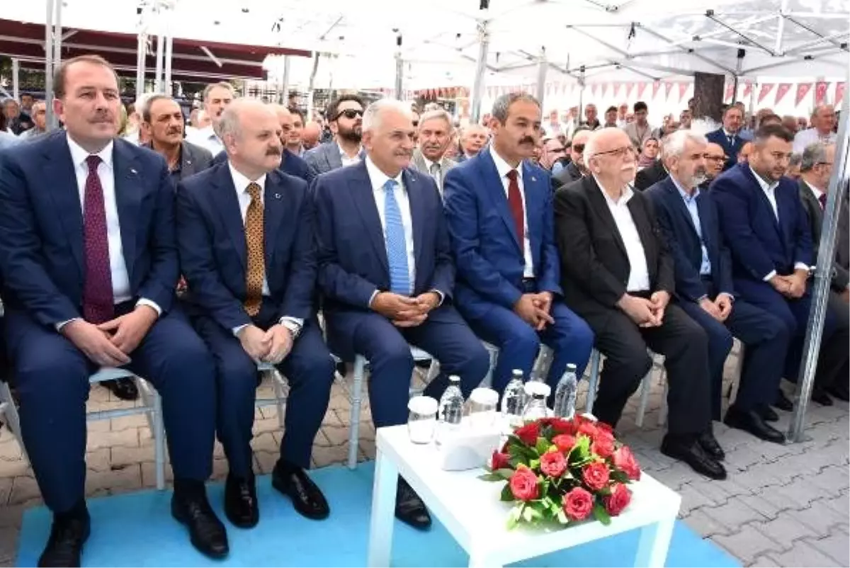 Binali Yıldırım, Eskişehir\'de cami açılışına katıldı