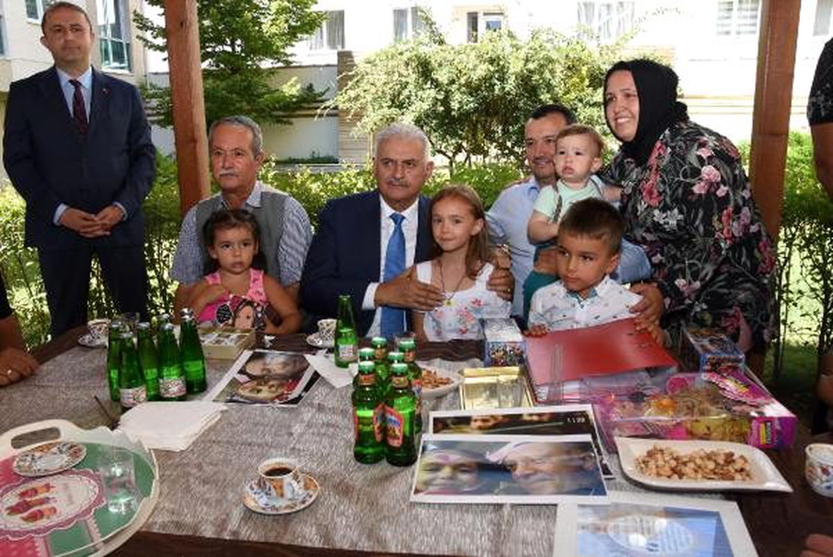 Binali Yıldırım, Eskişehir\'de cami açılışına katıldı (2)