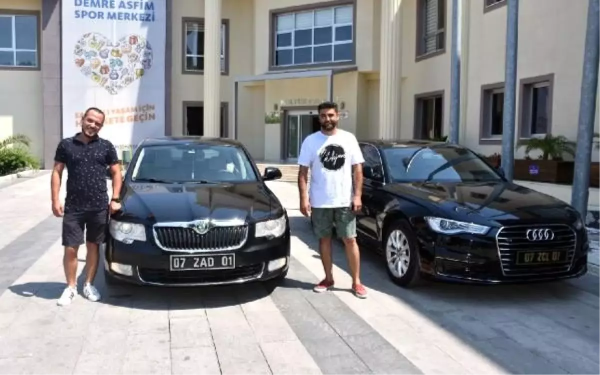 Demre Belediye Başkanı, makam aracını toplu taşıma aracı almak için satışa çıkardı