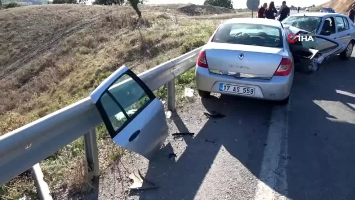 İki otomobil kafa kafaya çarpıştı: 5 yaralı