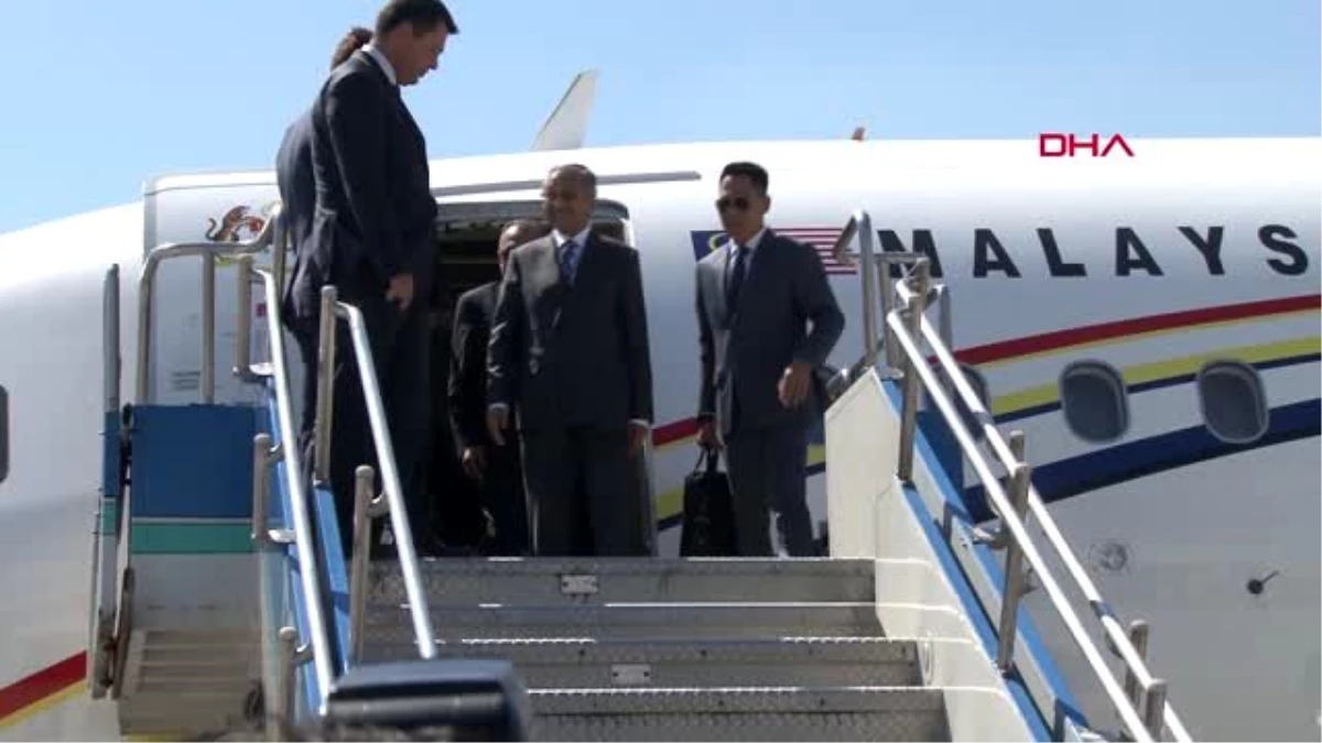 İSTANBUL Malezya Başbakanı Sabiha Gökçen Havalimanı\'nı gezdi