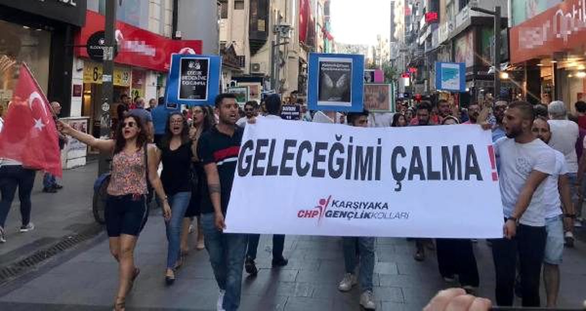 İzmir\'de gençlerden çocuk istismarına tepki